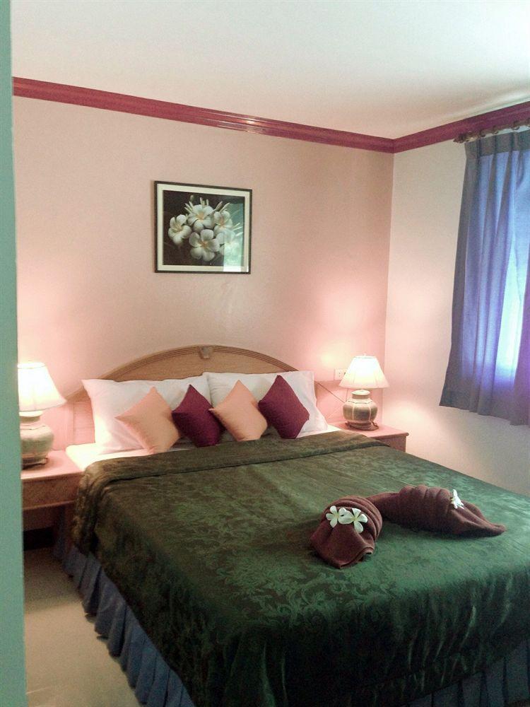 Silla Patong Hostel Kültér fotó