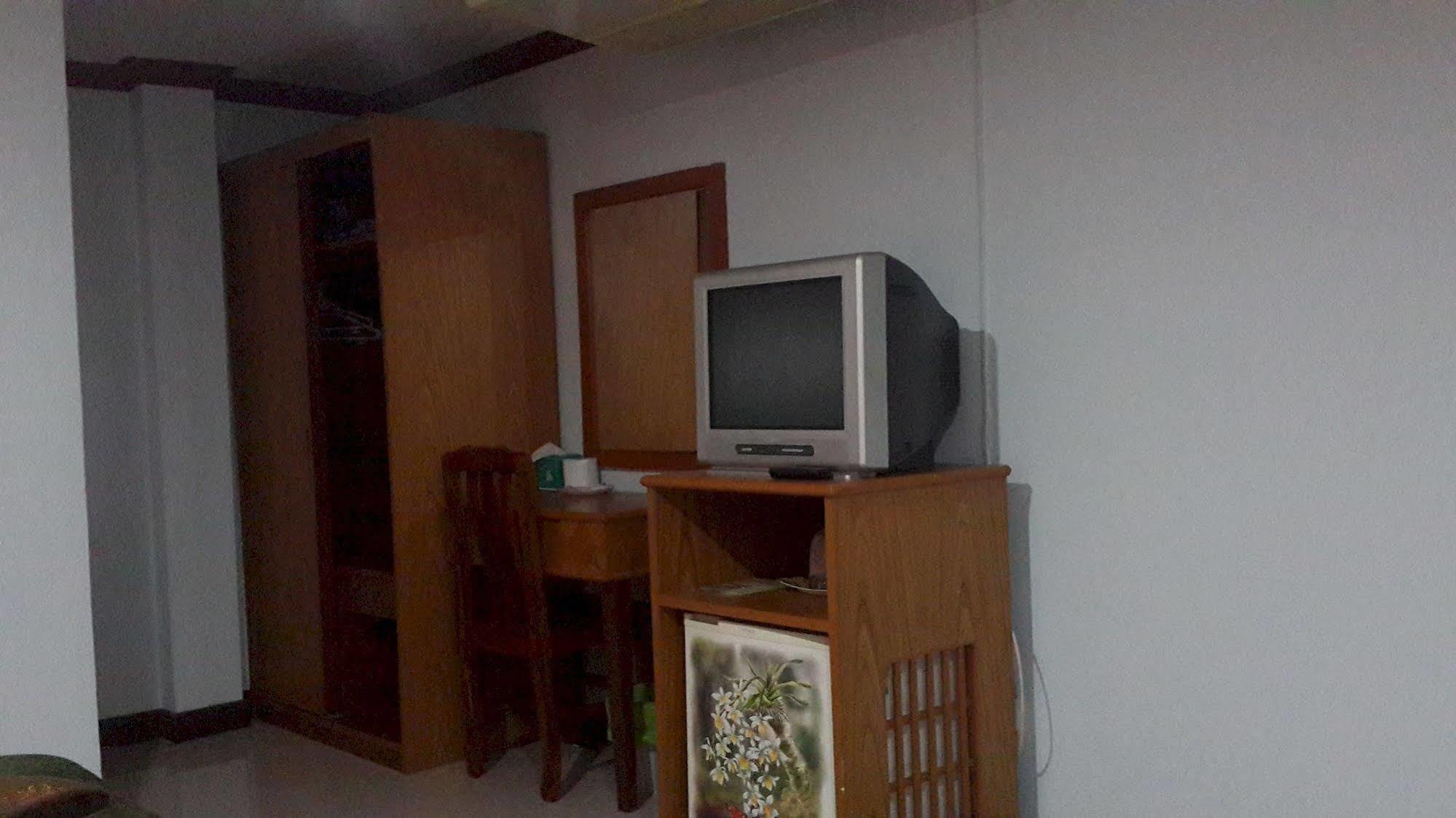 Silla Patong Hostel Kültér fotó